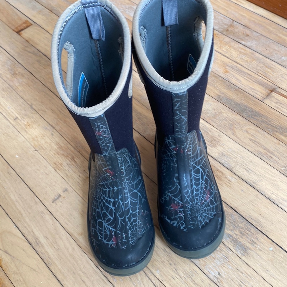 BOGS boots, kids size 2